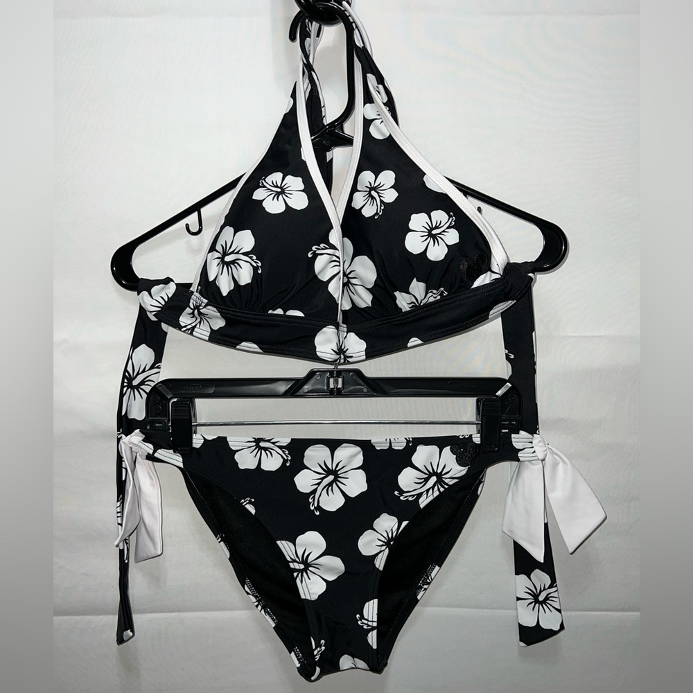 Disney Bikini. XL top, M bottoms.